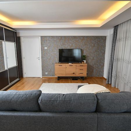 Parliament Square Elite Escapes Apartment บูคาเรสต์ ภายนอก รูปภาพ