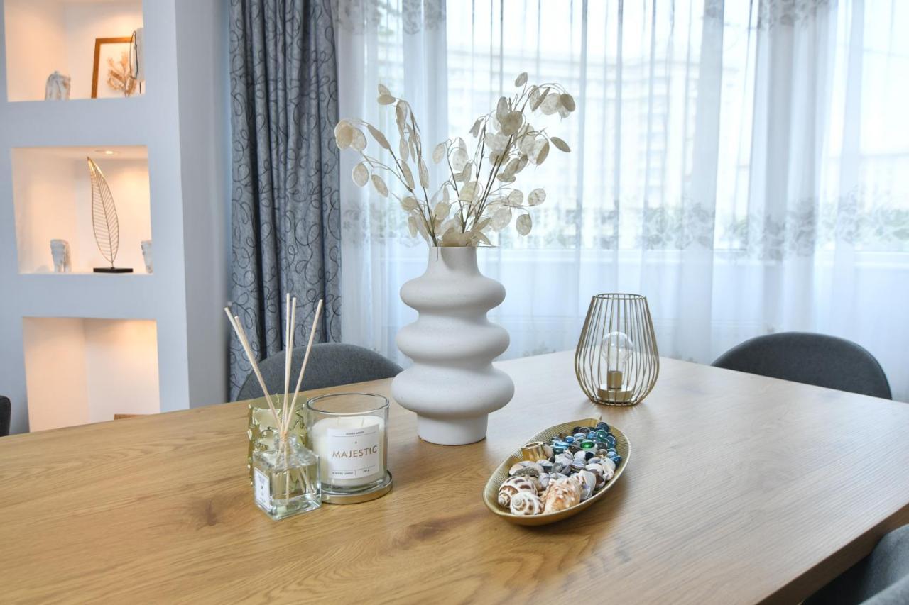 Parliament Square Elite Escapes Apartment บูคาเรสต์ ภายนอก รูปภาพ