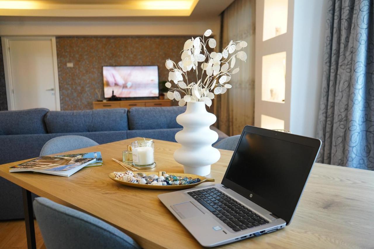 Parliament Square Elite Escapes Apartment บูคาเรสต์ ภายนอก รูปภาพ