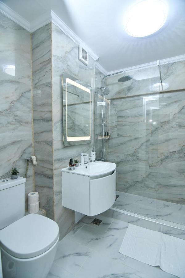 Parliament Square Elite Escapes Apartment บูคาเรสต์ ภายนอก รูปภาพ